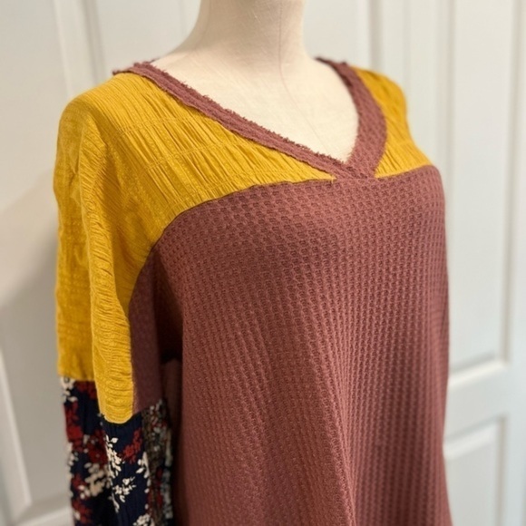 Umgee Multi Fabric Fall Top - Picture 12 of 13